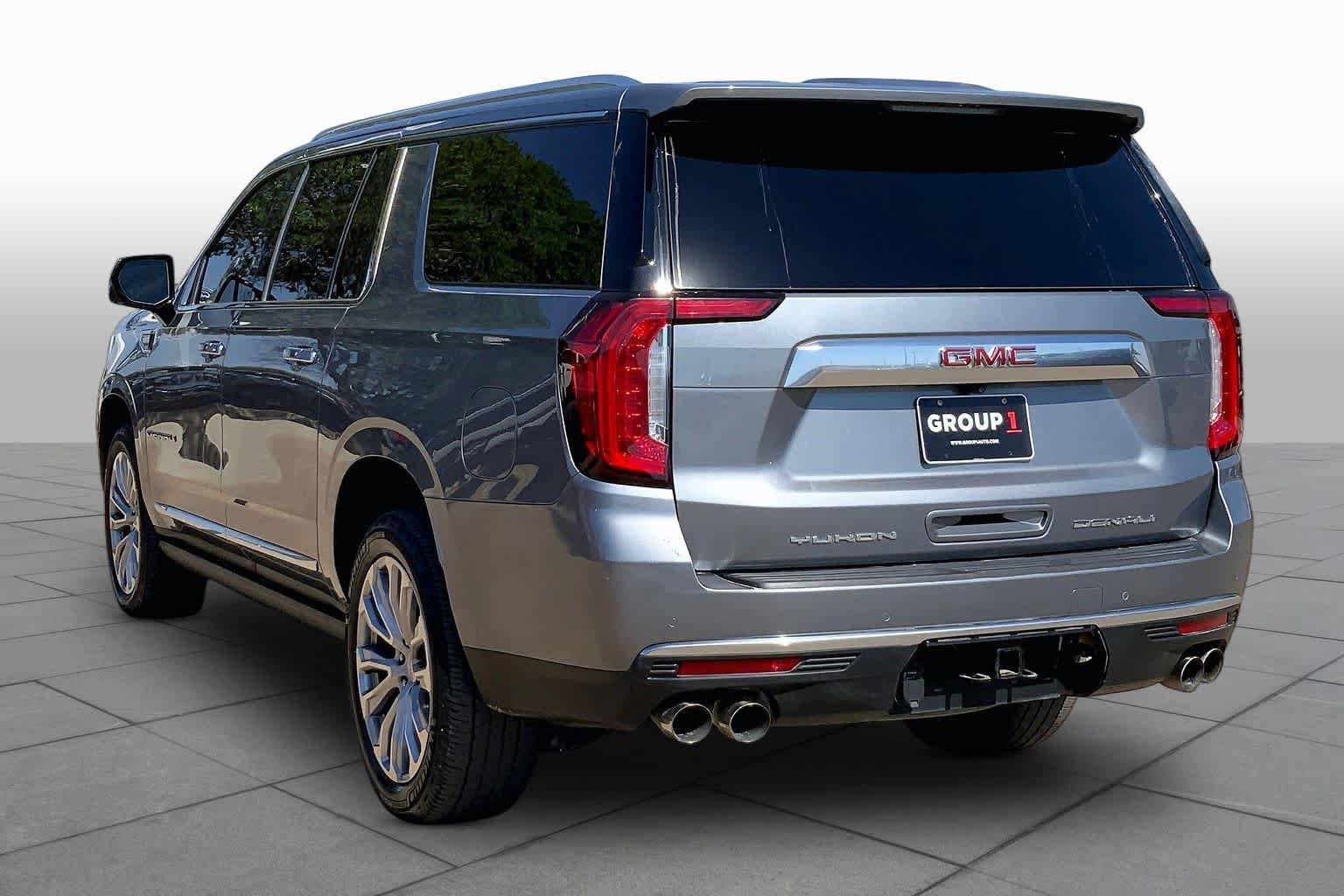 Used 2022 GMC Yukon XL Denali AWD/4WD image 12