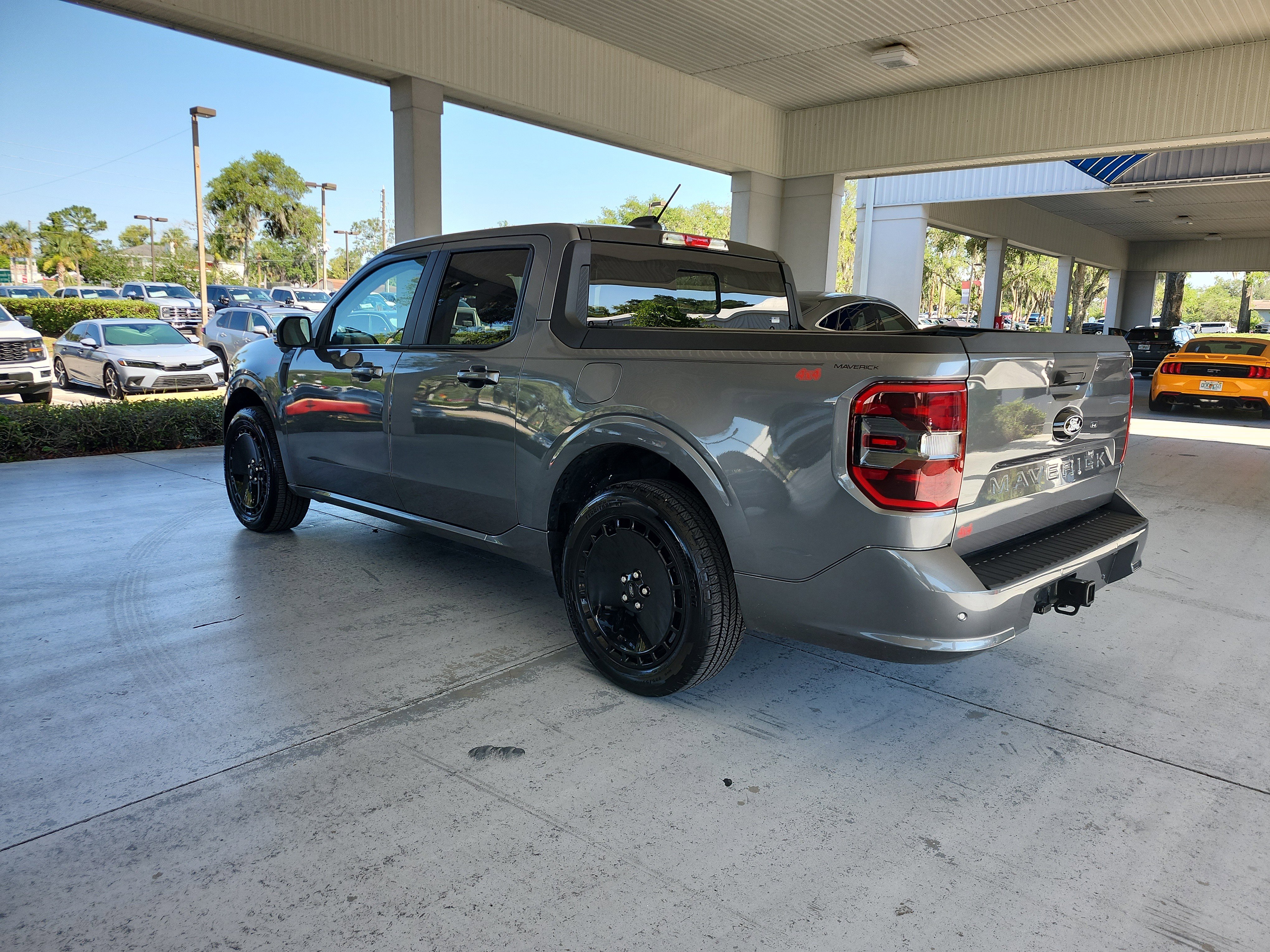 Certified 2025 Ford Maverick Lobo AWD/4WD image 2