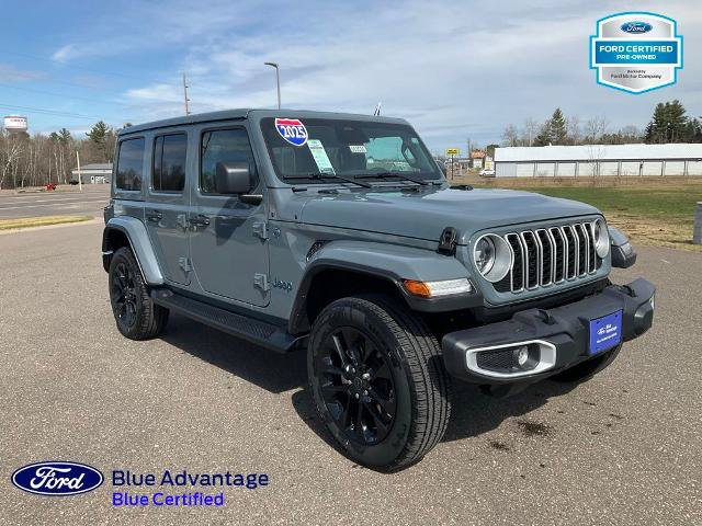 Used 2025 Jeep Wrangler Unlimited Sahara AWD/4WD image 5