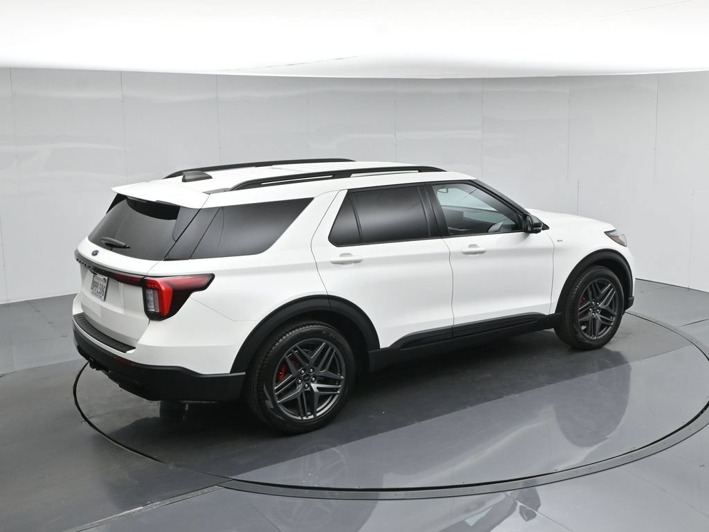 Certified 2025 Ford Explorer ST-Line w/ Premium Package RWD image 44