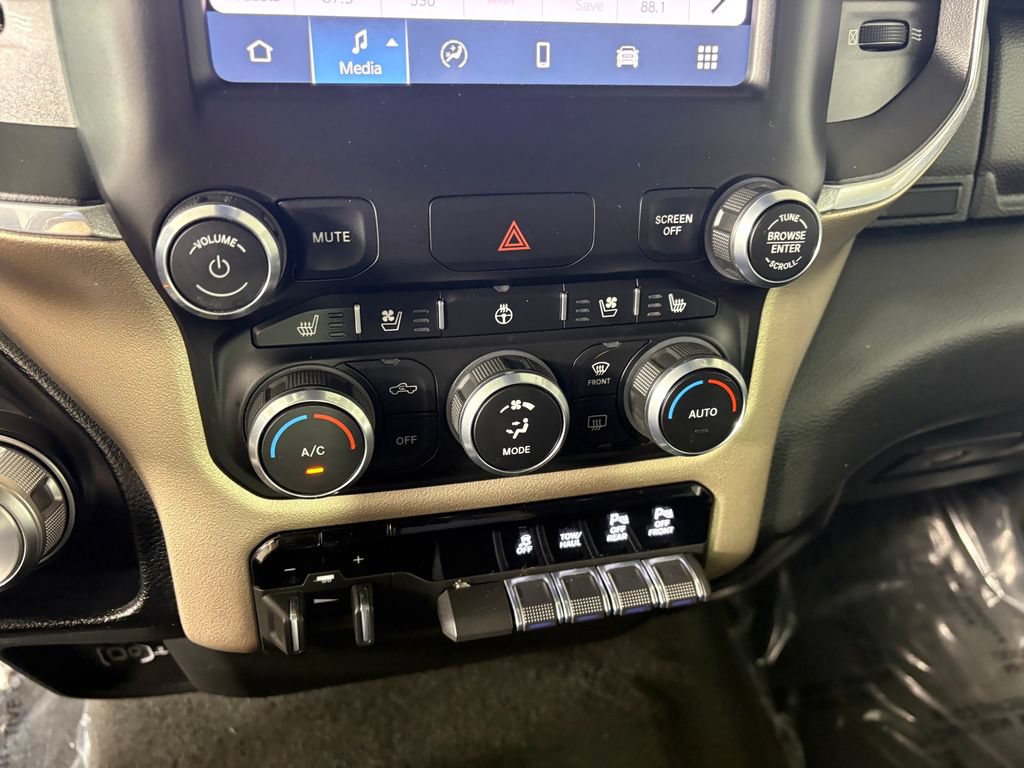 Used 2022 RAM 1500 Laramie AWD/4WD image 20