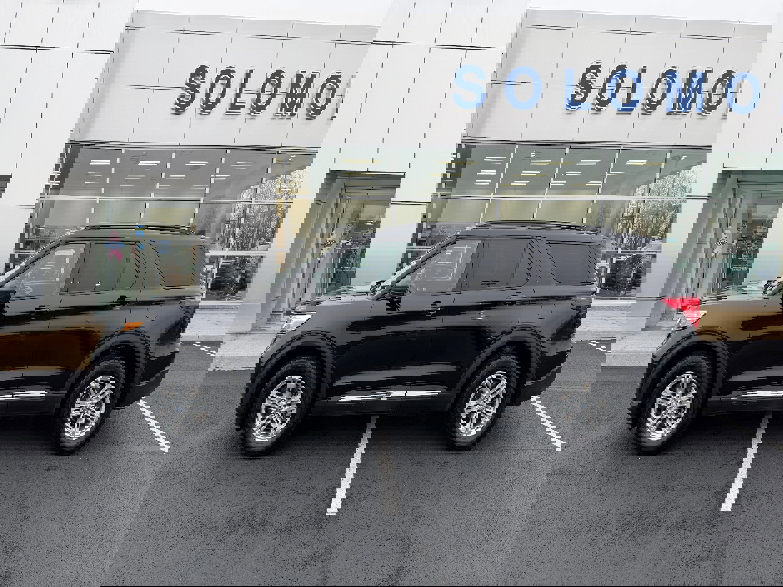 Certified 2023 Ford Explorer XLT w/ Equipment Group 202A image 6