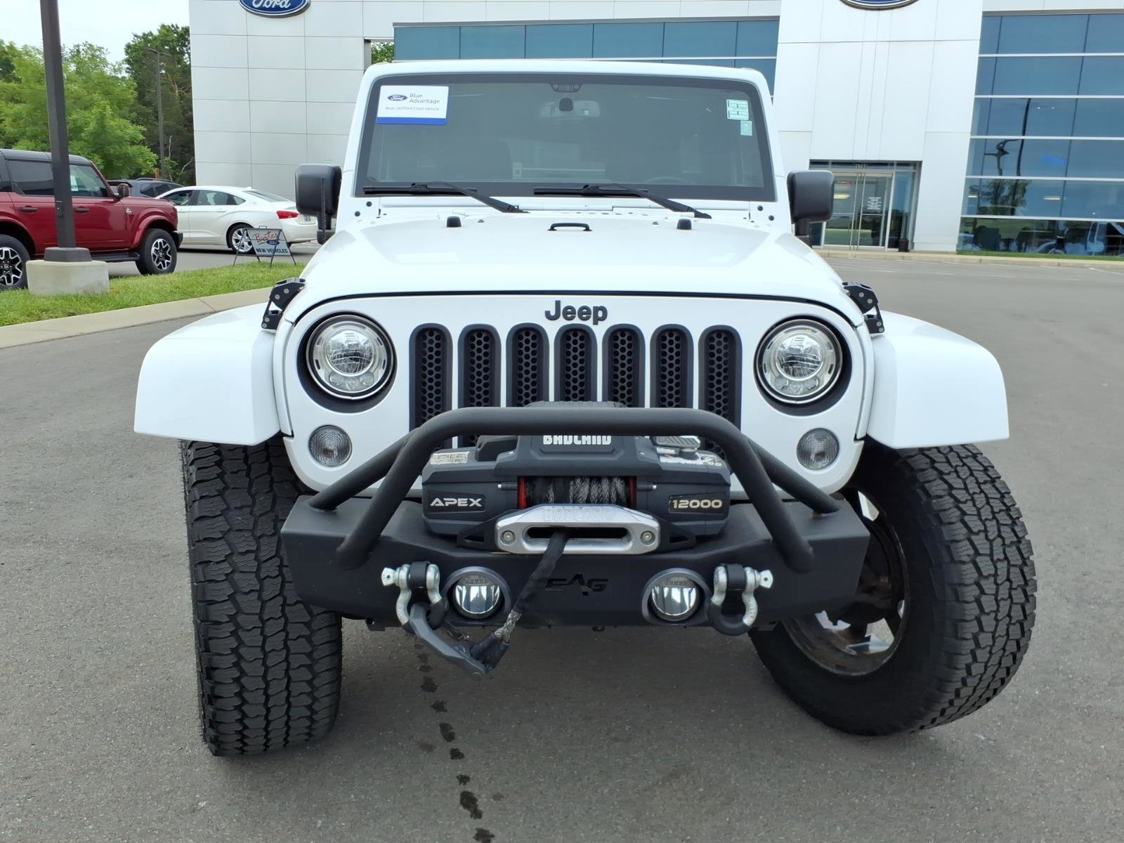 Used 2017 Jeep Wrangler Unlimited Sahara AWD/4WD image 8