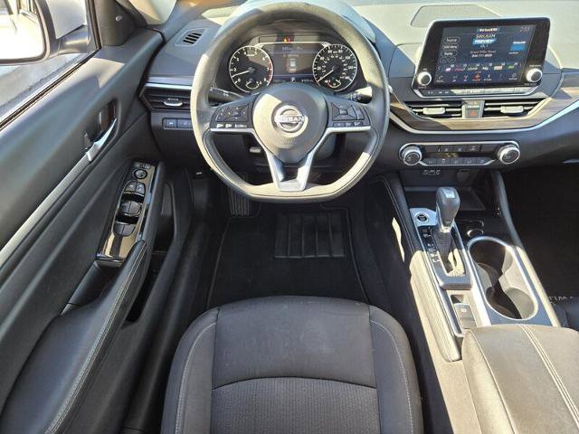 Used 2023 Nissan Altima 2.5 SV AWD/4WD image 13