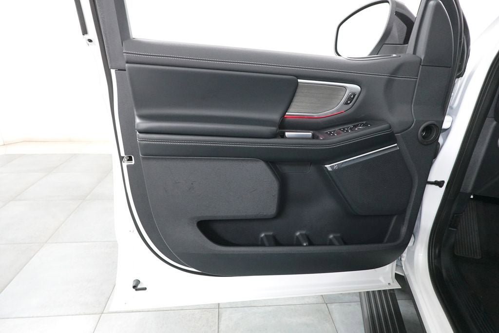 Certified 2025 Ford Expedition Platinum AWD/4WD image 24