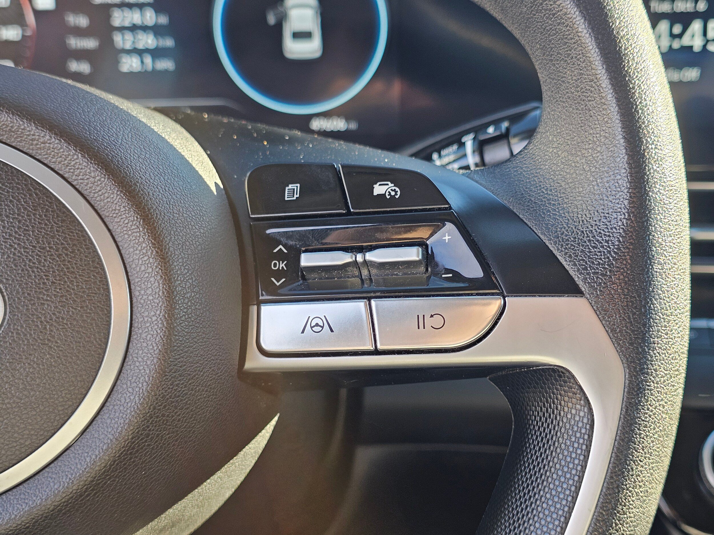 Used 2024 Hyundai Elantra SEL FWD image 24