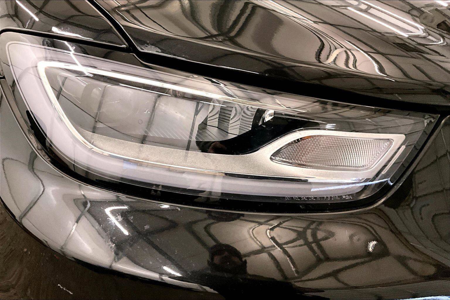 Used 2023 Chrysler Pacifica Touring-L image 28