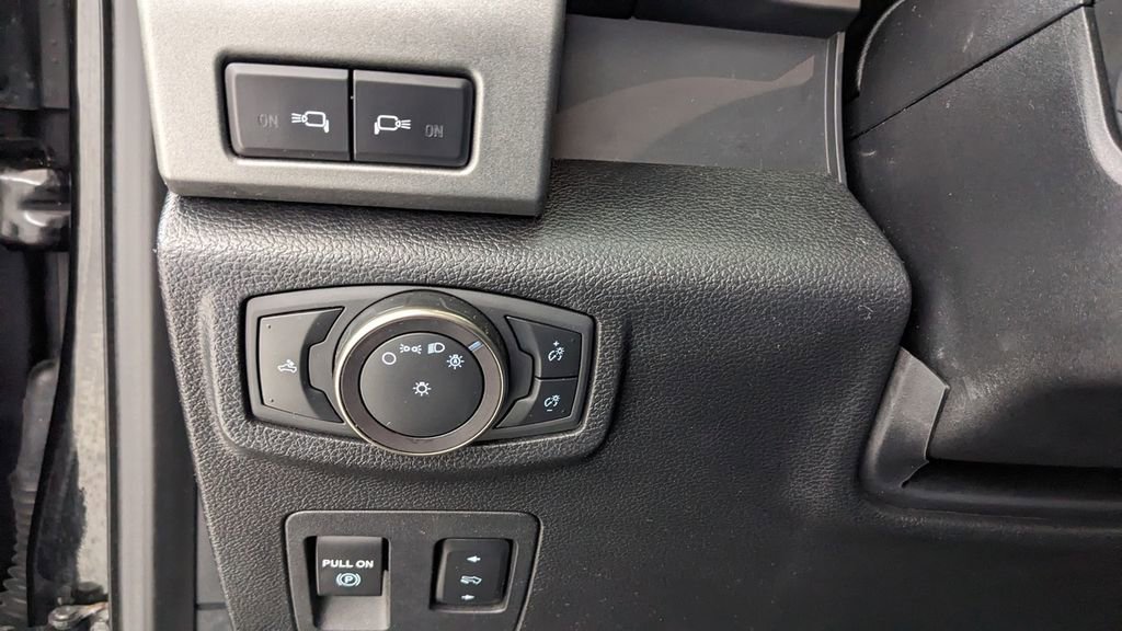 Certified 2019 Ford F150 Raptor w/ Equipment Group 802A Luxury image 22