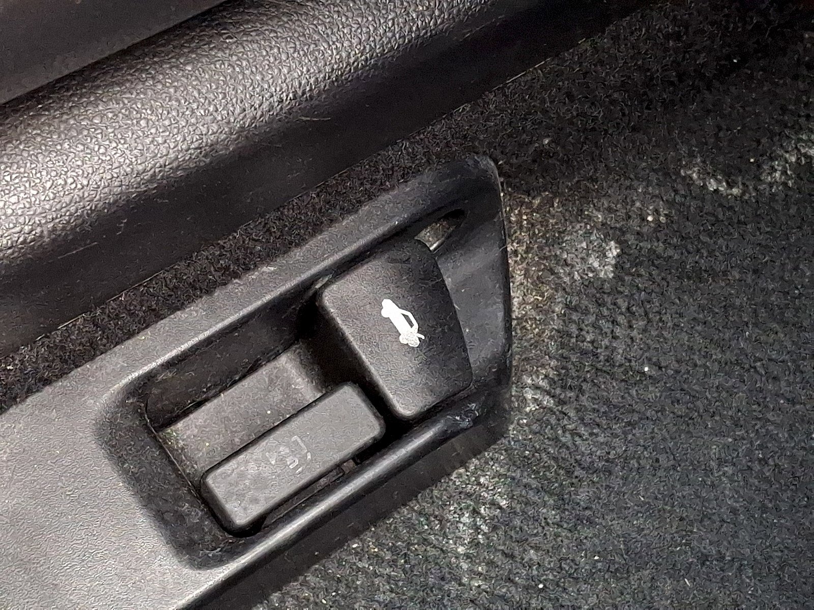 Used 2024 Toyota Corolla LE FWD image 25