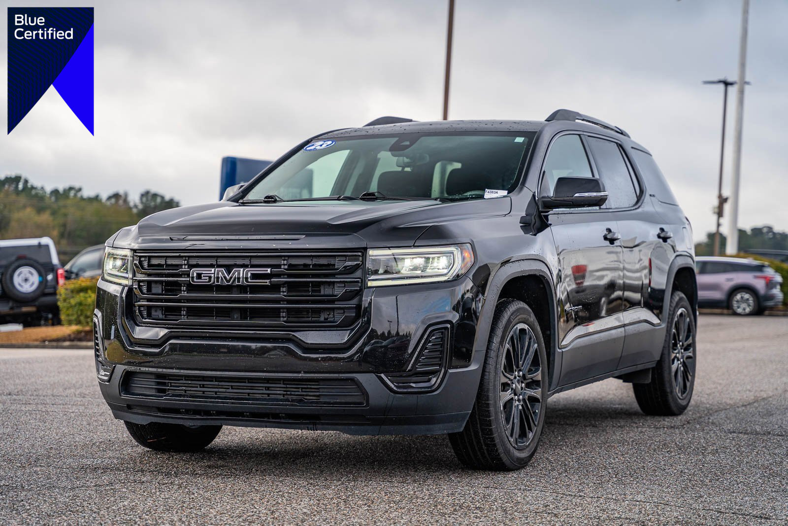 Used 2023 GMC Acadia SLE w/ Driver Convenience Package image 1