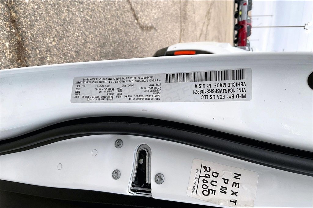 Used 2024 Jeep Wagoneer Series II w/ Flexible Seating Group image 5