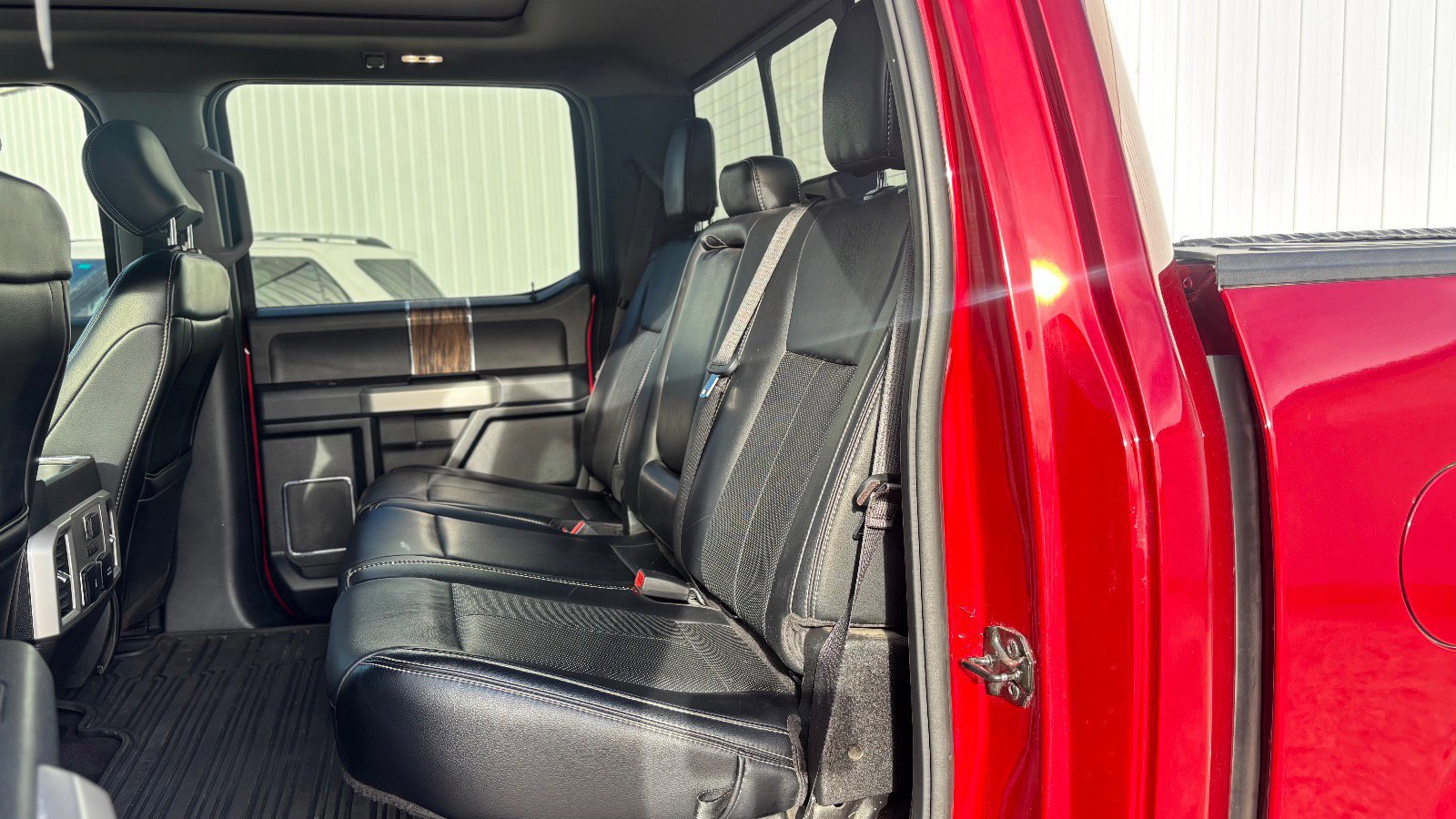 Certified 2019 Ford F150 Lariat w/ Equipment Group 502A Luxury image 24