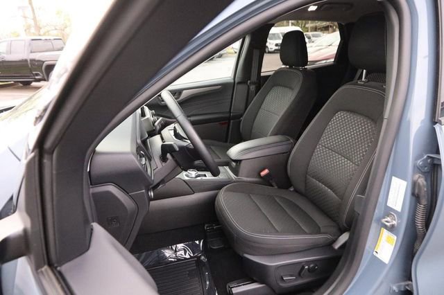 Certified 2024 Ford Escape Active w/ Cold Weather Package image 9