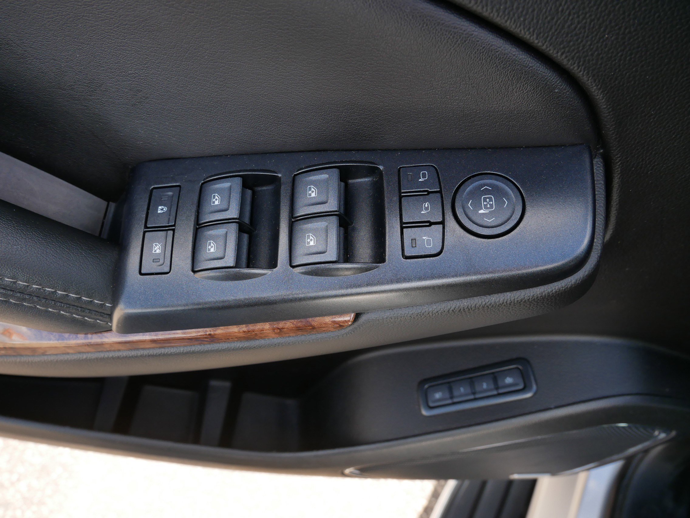 Used 2020 Chevrolet Suburban Premier AWD/4WD image 20