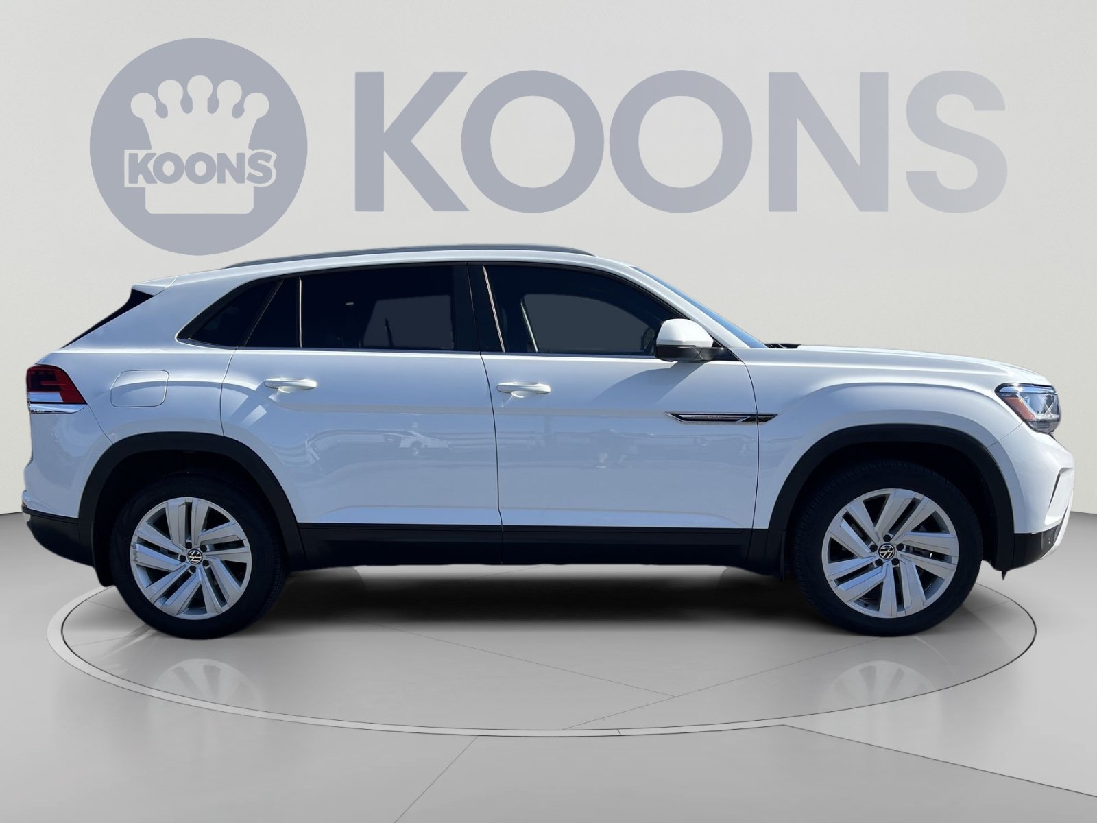 Used 2021 Volkswagen Atlas Cross Sport SE w/ V6 Towing Package FWD image 8