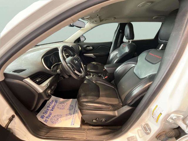 Used 2017 Jeep Cherokee Trailhawk w/ Comfort & Convenience Group image 13