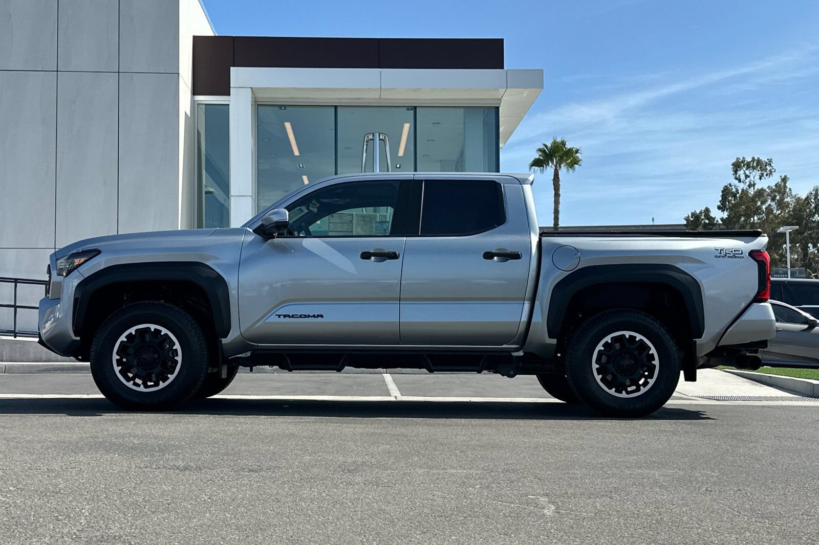 Used 2024 Toyota Tacoma TRD Off-Road w/ TRD Off Road Premium Package AWD/4WD image 6