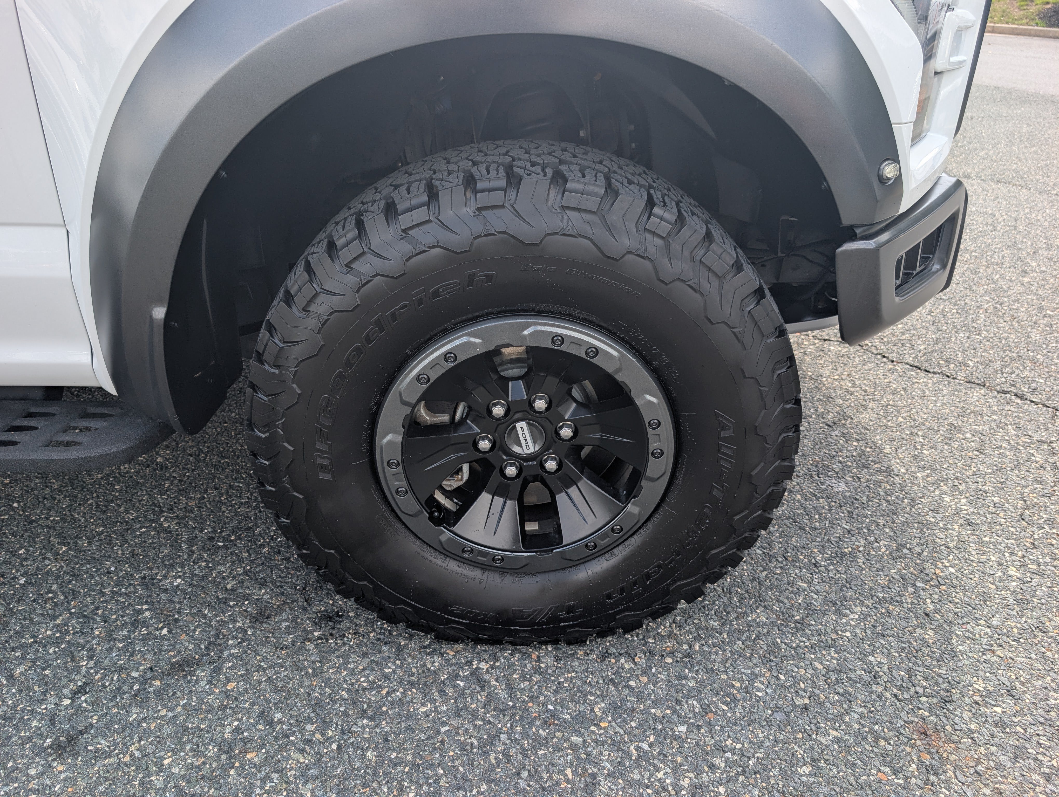 Certified 2018 Ford F150 Raptor w/ Equipment Group 802A Luxury AWD/4WD image 9