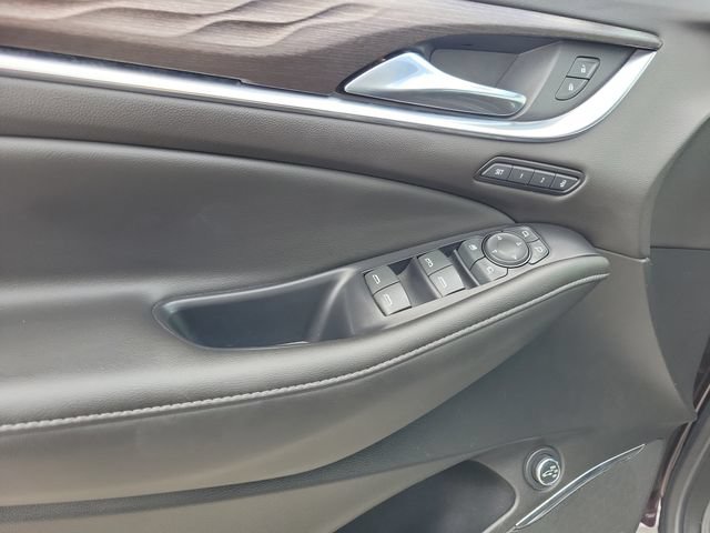 Used 2022 Buick Enclave Avenir w/ Avenir Technology Package AWD/4WD image 26