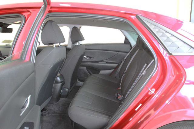 Used 2024 Hyundai Elantra Blue FWD image 20