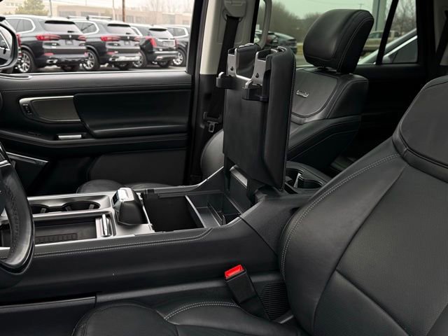 Certified 2025 Ford Expedition Platinum image 47