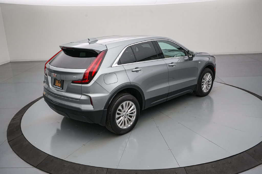 Used 2024 Cadillac XT4 Luxury w/ LPO, Floor Liner Package AWD/4WD image 4