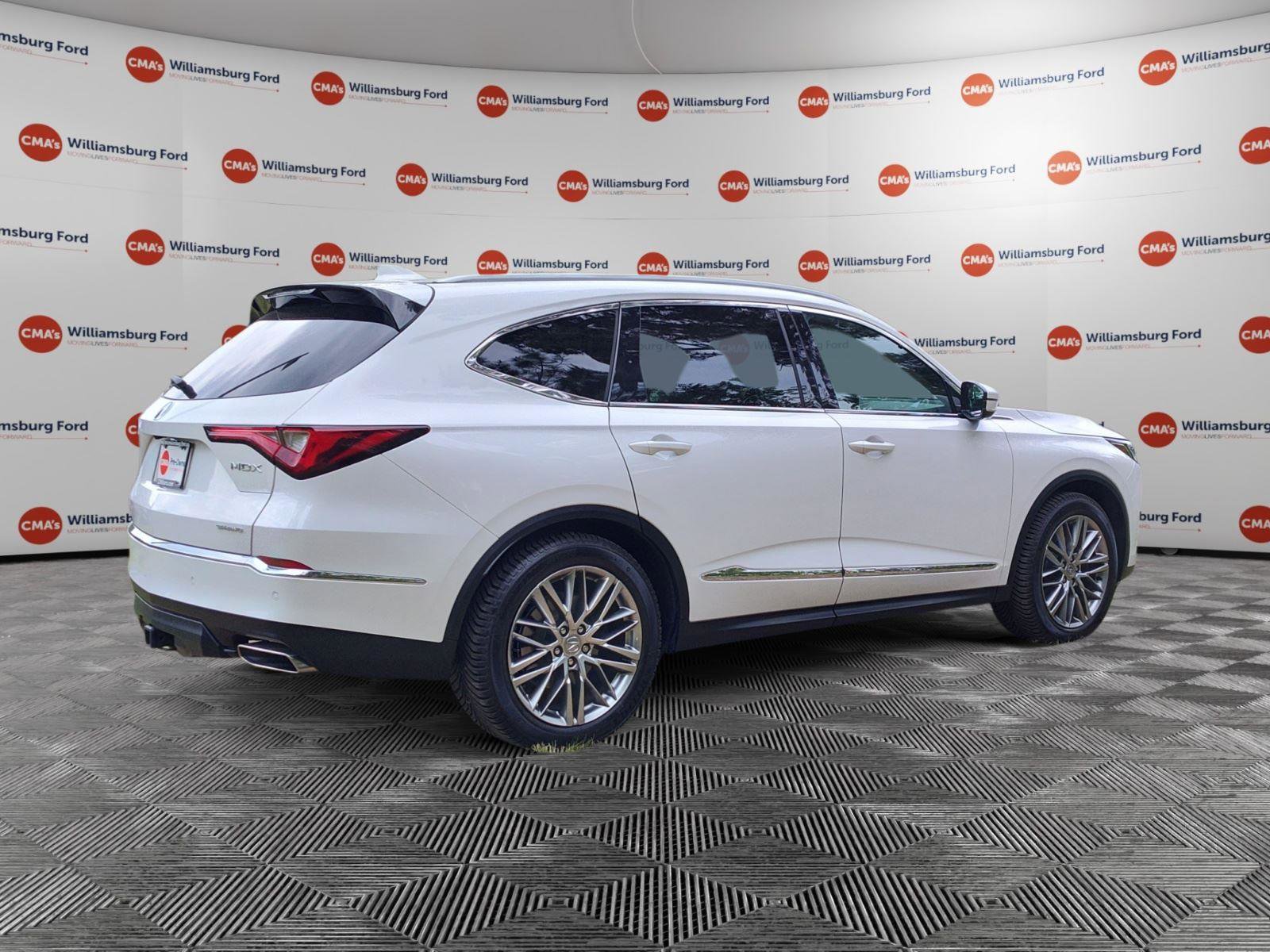 Used 2023 Acura MDX SH-AWD w/ Advance Package image 5