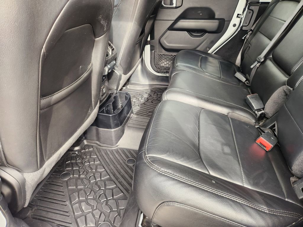 Used 2021 Jeep Wrangler Unlimited Sahara image 29