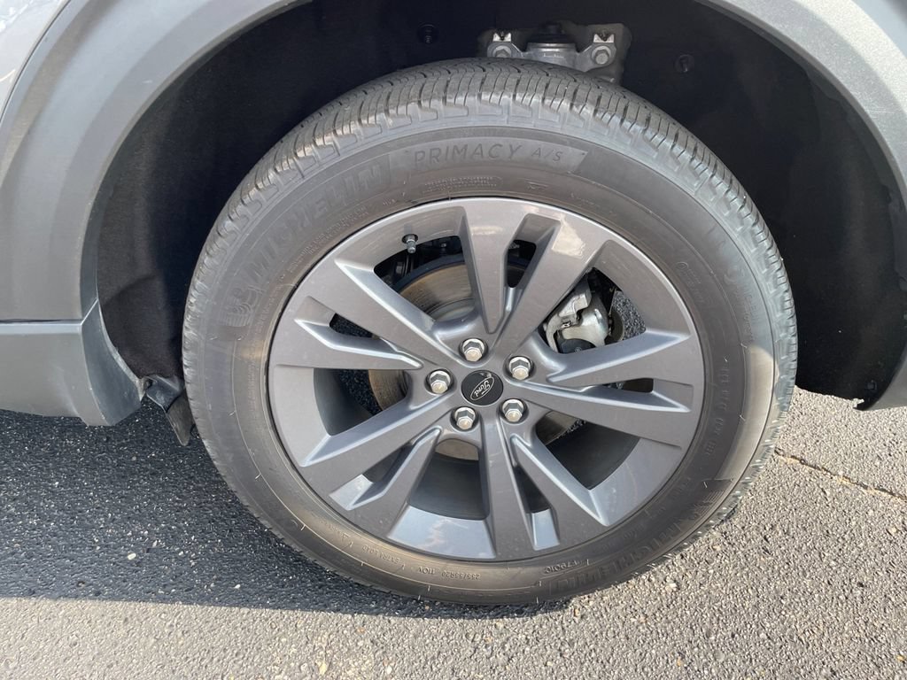 Certified 2025 Ford Explorer Active w/ Active Comfort Package AWD/4WD image 11