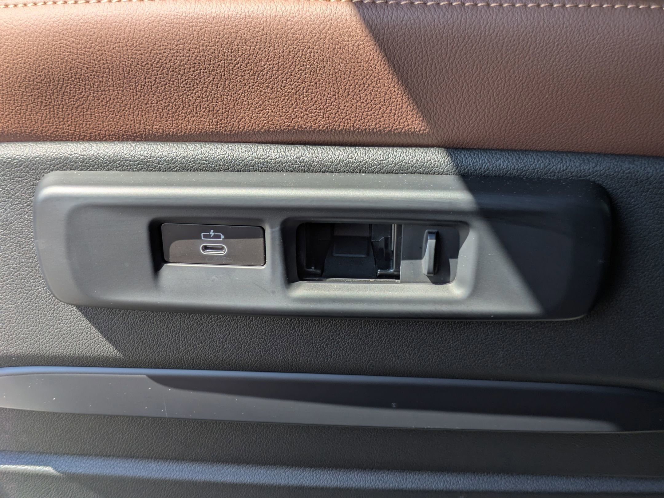 Used 2021 BMW X7 M50i w/ Executive Package image 33