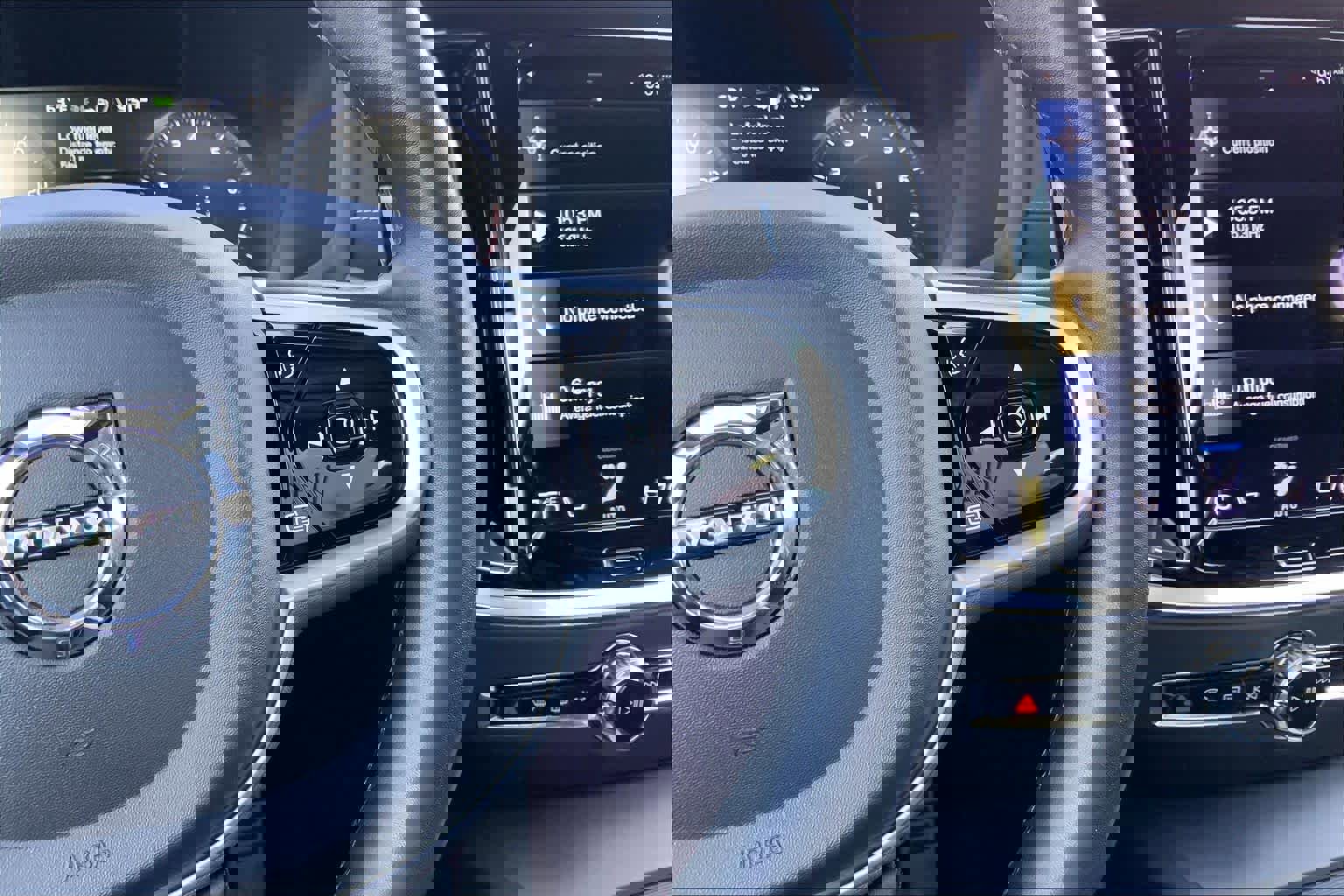 Used 2022 Volvo S60 B5 R-Design image 24