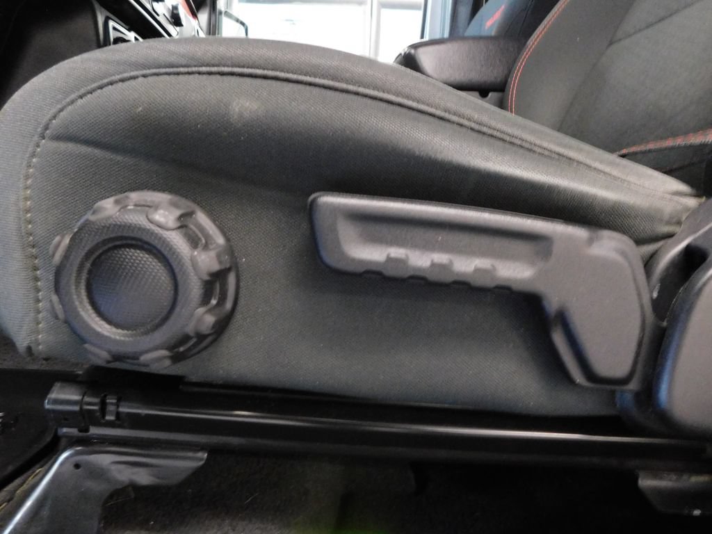 Used 2020 Jeep Gladiator Rubicon w/ Uconnect 4C Nav & Sound Group AWD/4WD image 33