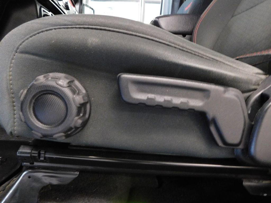 Used 2020 Jeep Gladiator Rubicon w/ Uconnect 4C Nav & Sound Group AWD/4WD image 33