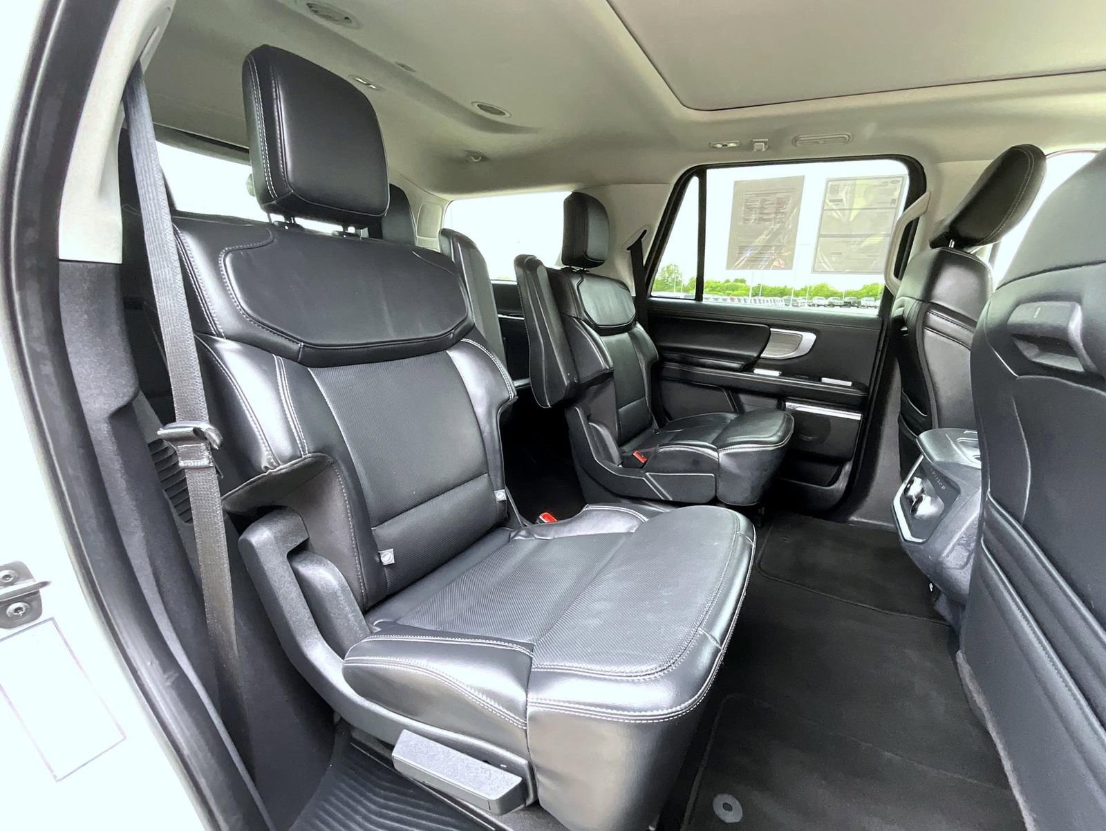 Certified 2025 Ford Expedition Platinum AWD/4WD image 19