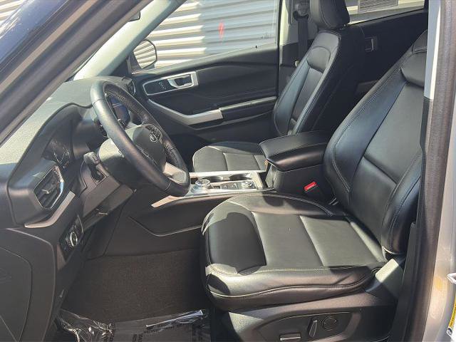 Certified 2023 Ford Explorer XLT w/ Equipment Group 202A AWD/4WD image 9