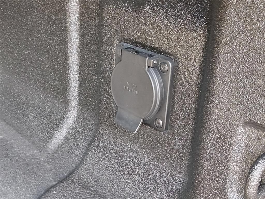 Used 2024 GMC Canyon AT4 w/ Technology Package AWD/4WD image 16