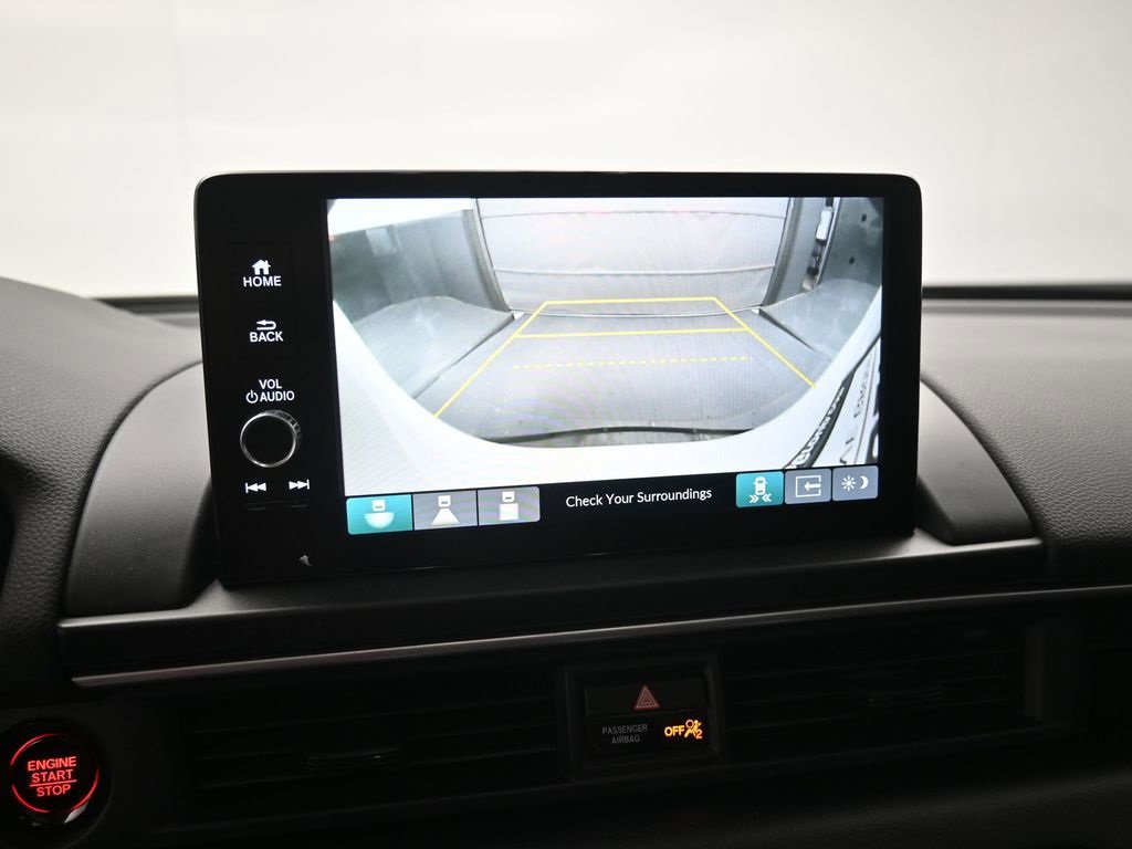 Used 2024 Honda Pilot Touring image 3