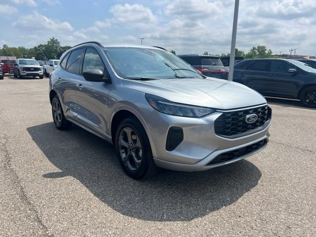 Certified 2024 Ford Escape ST-Line w/ Tech Pack #1 AWD/4WD image 3