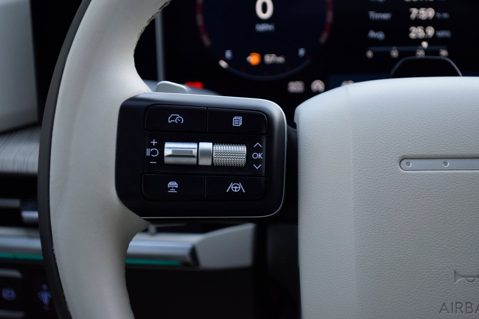 Used 2025 Hyundai Santa Fe Calligraphy image 12