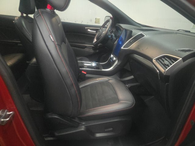 Certified 2024 Ford Edge ST-Line AWD/4WD image 3