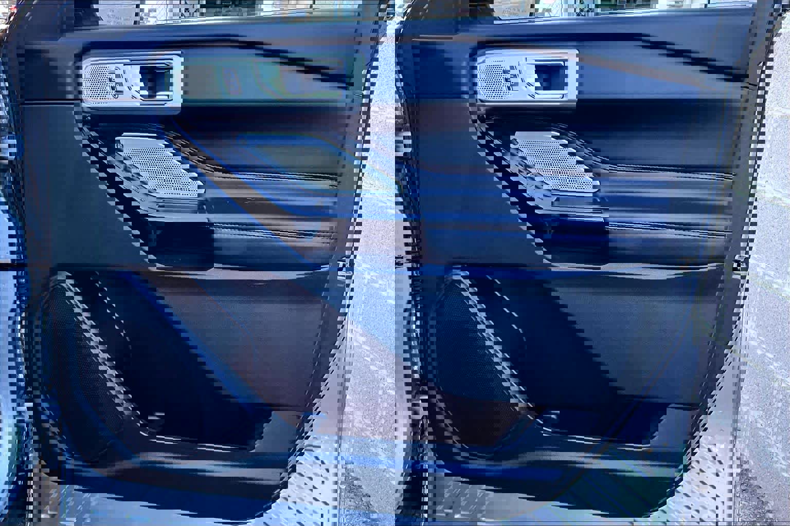 Certified 2022 Ford Explorer Platinum w/ Equipment Group 601A image 24