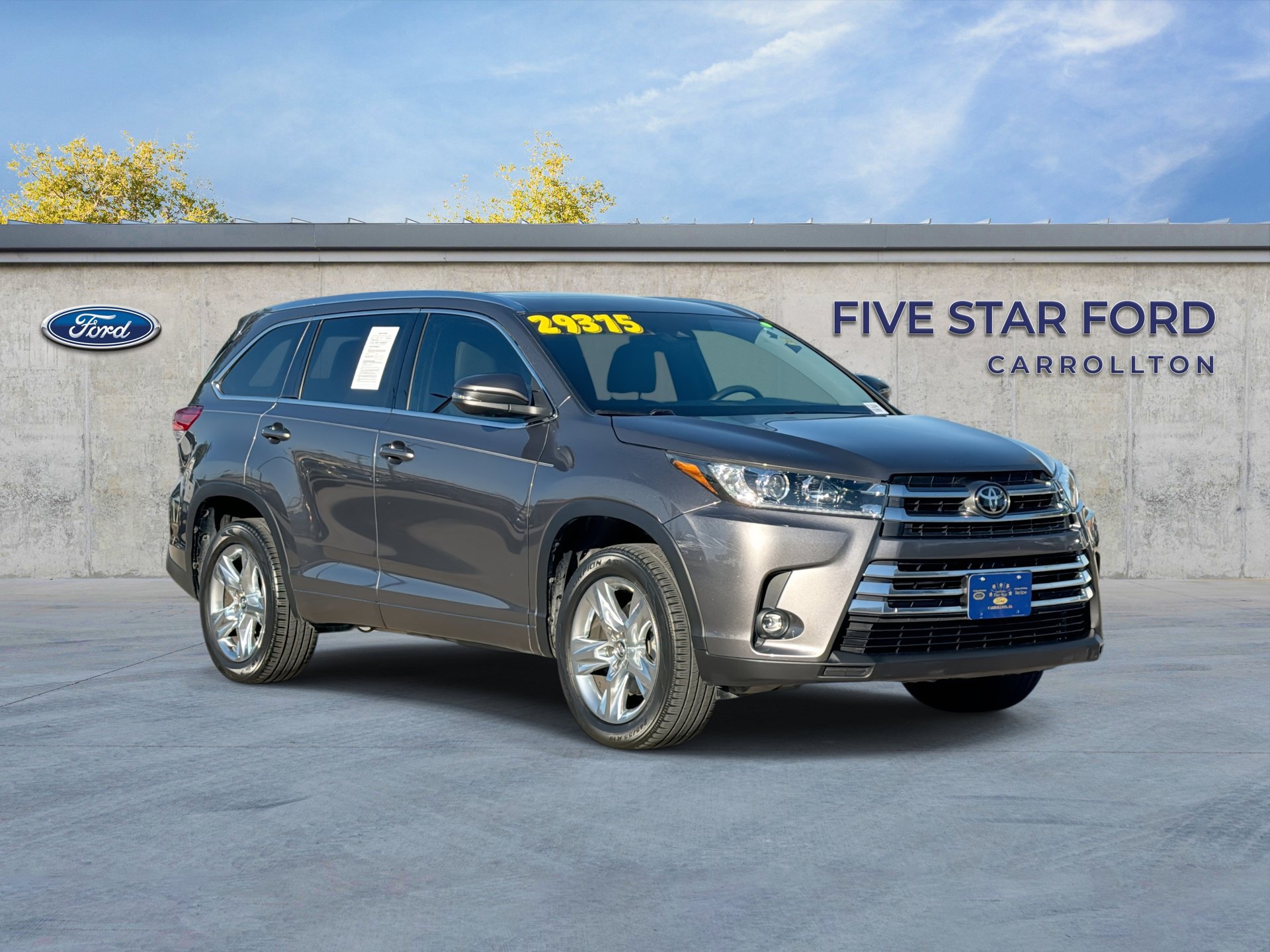 Used 2019 Toyota Highlander Limited FWD image 1