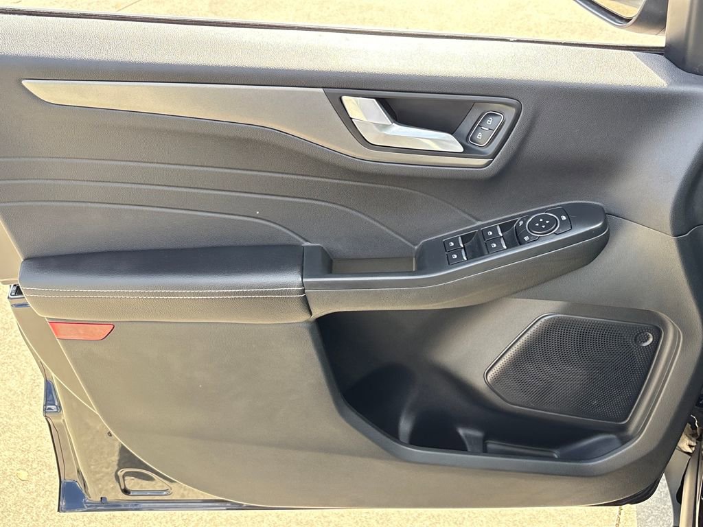 Certified 2025 Ford Escape Base image 15