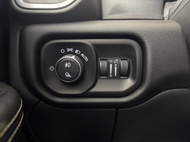 Used 2024 RAM 3500 Laramie AWD/4WD image 20