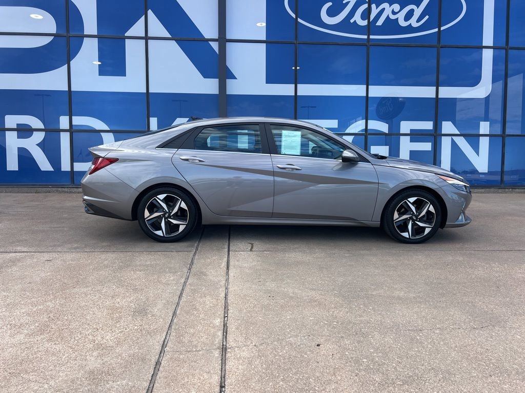 Used 2023 Hyundai Elantra Limited image 5