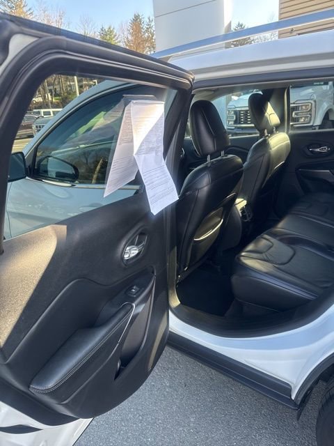 Used 2019 Jeep Cherokee Limited AWD/4WD image 23