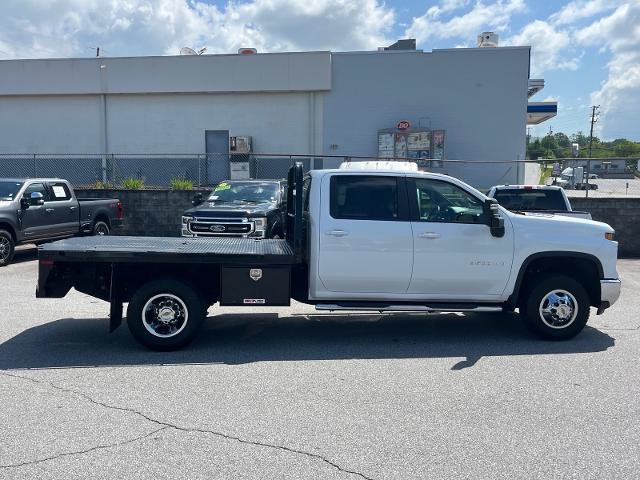 Used 2024 Chevrolet Silverado 3500 LT w/ Convenience Package AWD/4WD image 2