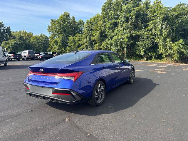 Used 2025 Hyundai Elantra SEL image 4