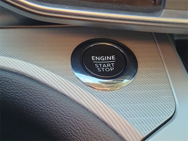 Certified 2022 Ford Explorer XLT w/ Equipment Group 202A image 12