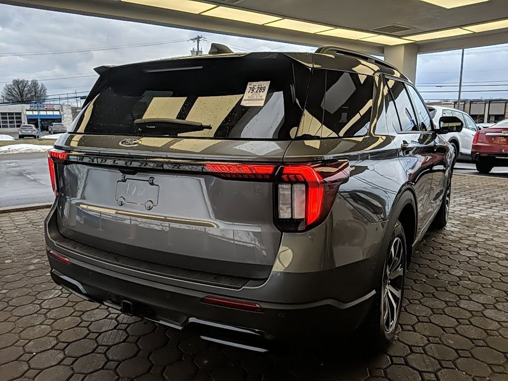 Certified 2025 Ford Explorer ST-Line w/ Premium Package image 3